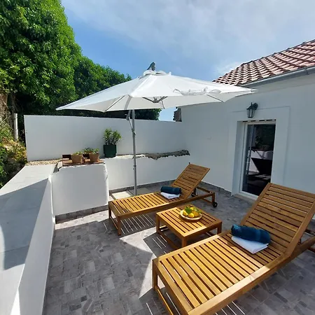 House - Lola Hébergement de vacances *